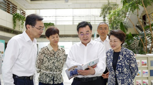 胡昌升在文化單位調(diào)研時強調(diào)：堅定文化自信自強擔(dān)負(fù)起新的文化使命 為建設(shè)中華民族現(xiàn)代文明作出甘肅貢獻